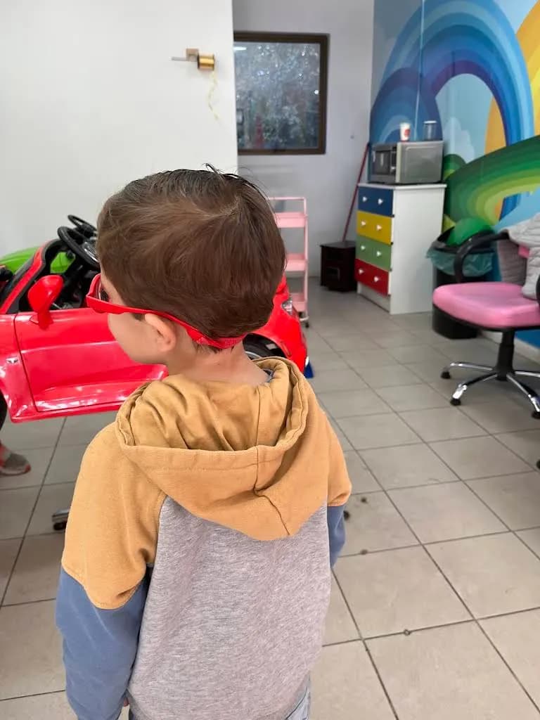 Estilo Kids La Reina - Corte nino con remolinos