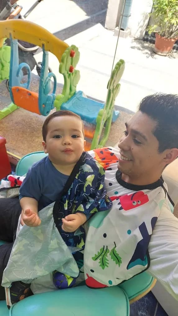 Corte de pelo para papa y niño adulto en Estilo Kids Providencia